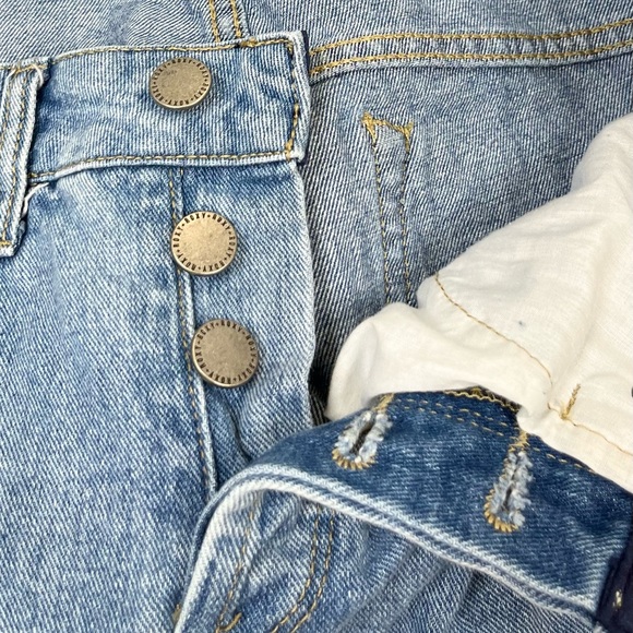 Roxy Denim Boyfriend Jeans Light Wash Button Fly Size 27 - Picture 4 of 10